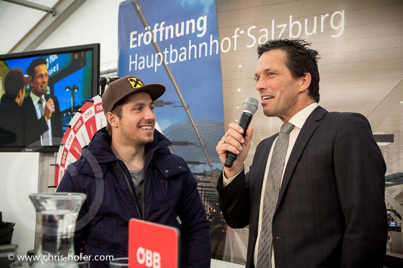 Feierliche Eröffnung des Hauptbahnhof Salzburg, 2014-11-07, Foto: Chris Hofer, Bild zeigt: Marcel Hirscher auf der Bühne