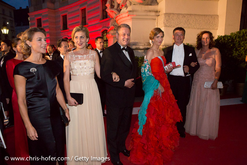 VIENNA, AUSTRIA - JUNE 26: Princess Elena of Spain with entourage and Federal Minister of Agriculture Andrae Rupprechter with his wife Christine attend the Fete Imperiale 2015 on June 26, 2015 in Vienna, Austria.  (Photo by Chris Hofer/Getty Images)