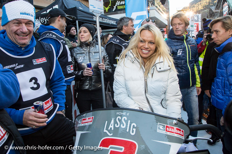 SAALBACH-HINTERGLEMM, AUSTRIA - DECEMBER 05:   Pamela Anderson during the third and final day of the Formula Snow 2015 ski opening on December 5, 2015 in Saalbach-Hinterglemm, Austria.  (Photo by Chris Hofer/Getty Images)