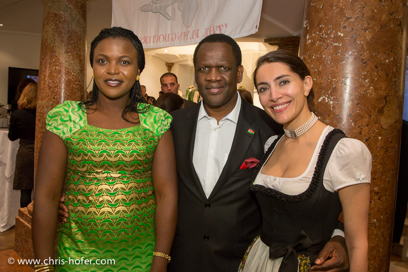 Bilder :: AMREF Black & White Charity 2014